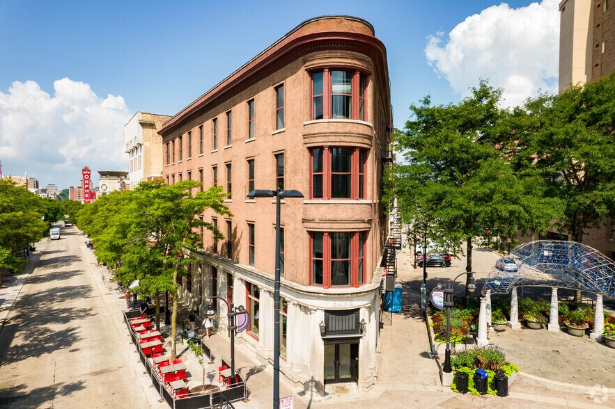 100 State St, Madison, WI à louer - Photo du bâtiment - Image 3 de 5