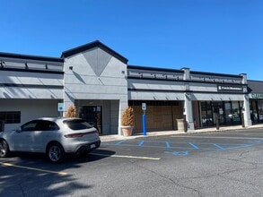 2-28 Jericho Tpke, Jericho, NY à louer Photo du bâtiment- Image 1 de 3