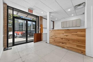 Plus de détails pour 202-204 E 110th St, New York, NY - Médical à louer