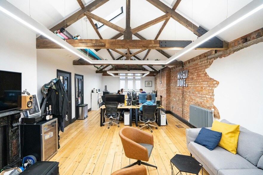 149-150 Friar St, Reading for sale - Building Photo - Image 3 of 16
