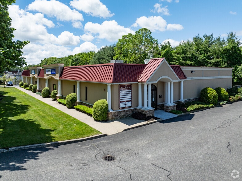 220-226 N. Belle Mead Rd. portfolio of 2 properties for sale on LoopNet.ca - Building Photo - Image 2 of 11