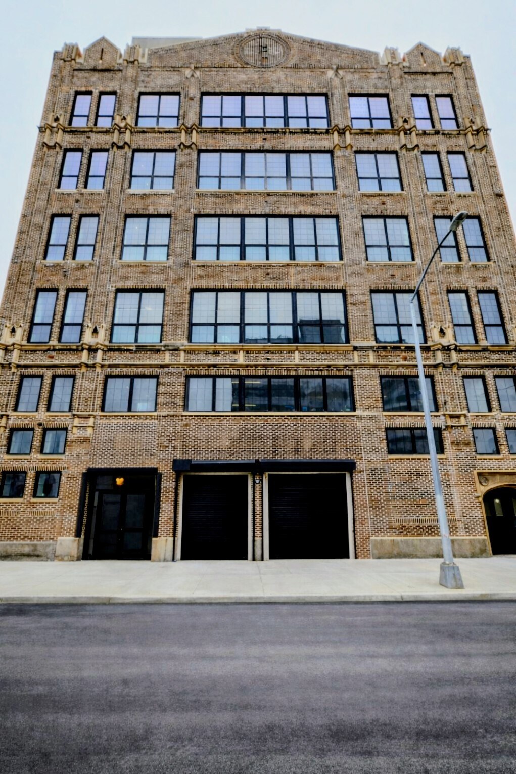 42-45 12th St, Long Island City, NY à louer Photo du bâtiment- Image 1 de 13