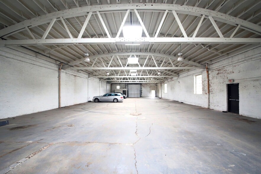900 W Cermak Rd, Chicago, IL for lease - Building Photo - Image 2 of 16