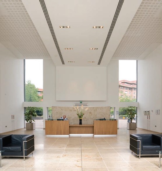 68-72 Hammersmith Rd, Londres à louer - Photo intérieure - Image 2 de 8