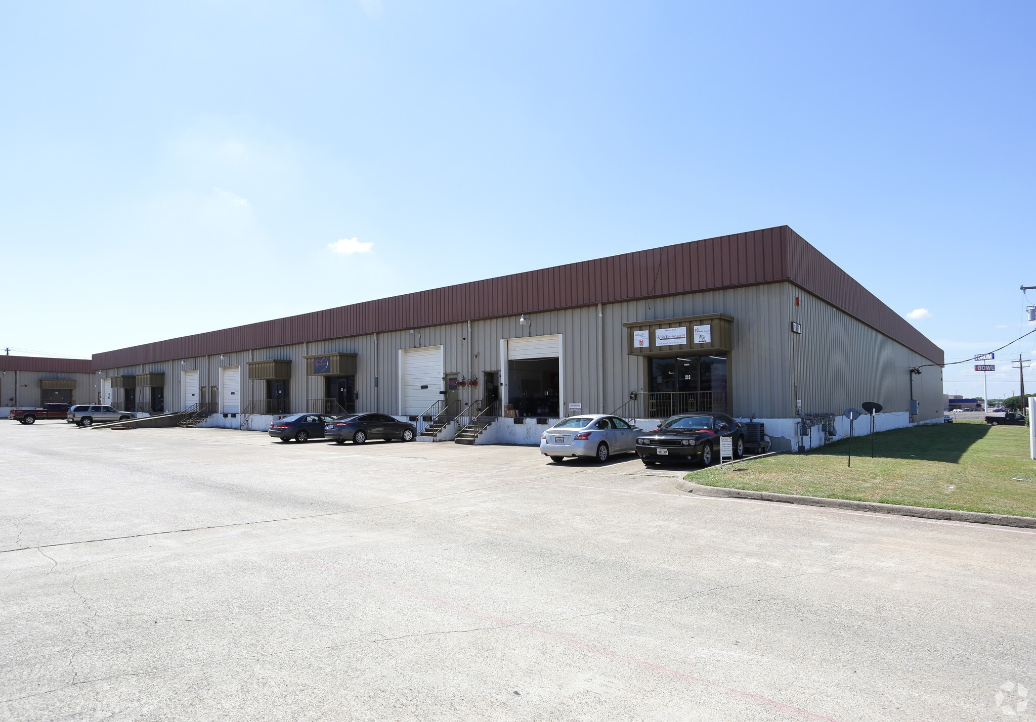1901 S Great Southwest Pky, Grand Prairie, TX for lease Primary Photo- Image 1 of 8