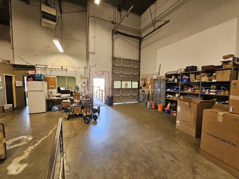 8070 Winston St, Burnaby, BC for lease - Interior Photo - Image 1 of 8
