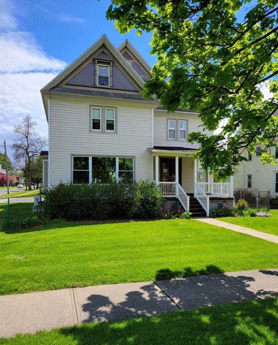 98 E Genesee St, Auburn, NY à vendre Photo principale- Image 1 de 2
