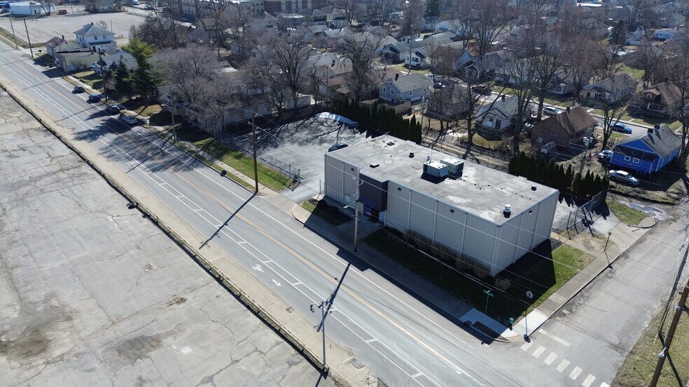3535 E Michigan St, Indianapolis, IN à vendre - Photo du bâtiment - Image 3 de 10