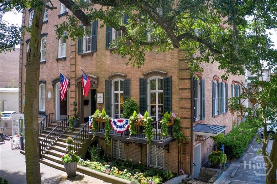 109 W Liberty St, Savannah, GA à vendre - Photo du bâtiment - Image 3 de 49