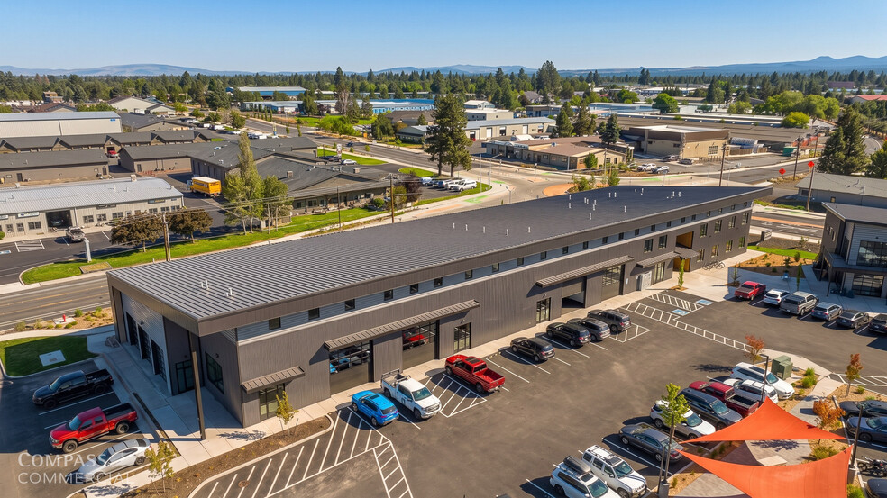 575 SE 9th St, Bend, OR for lease - Building Photo - Image 3 of 24