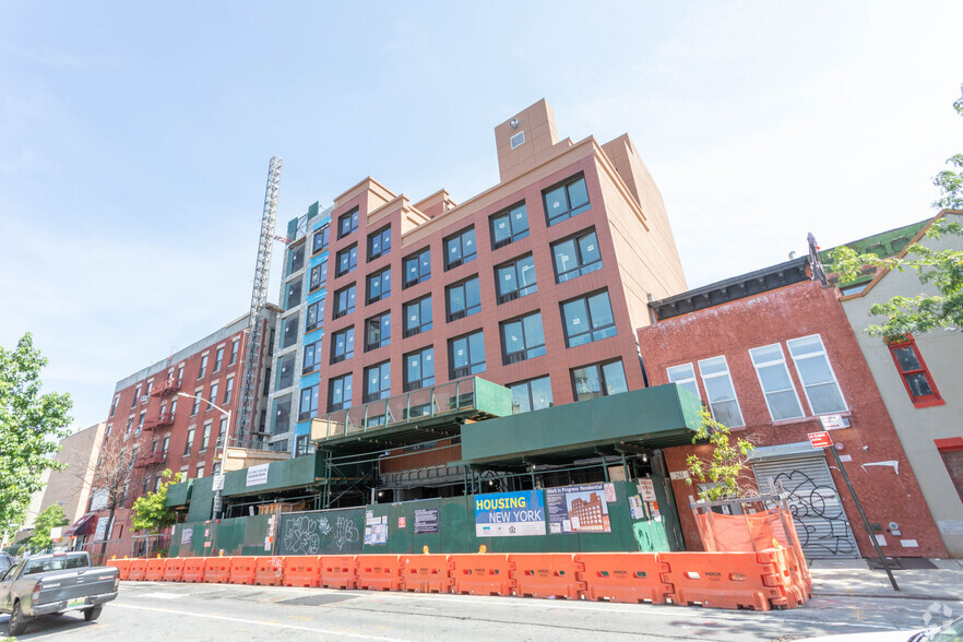 263-267 W 126th St, New York, NY for lease - Primary Photo - Image 1 of 1