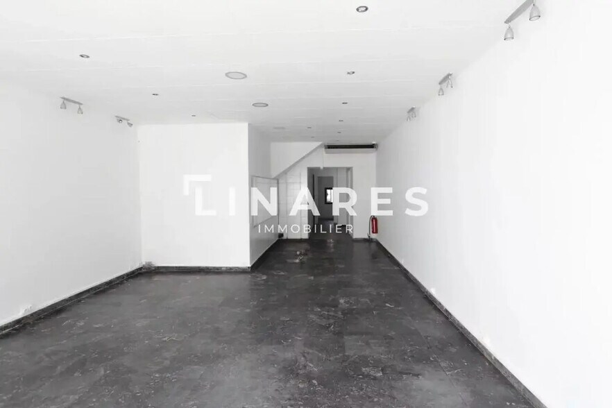 Retail in Marseille for lease - Interior Photo - Image 3 of 9
