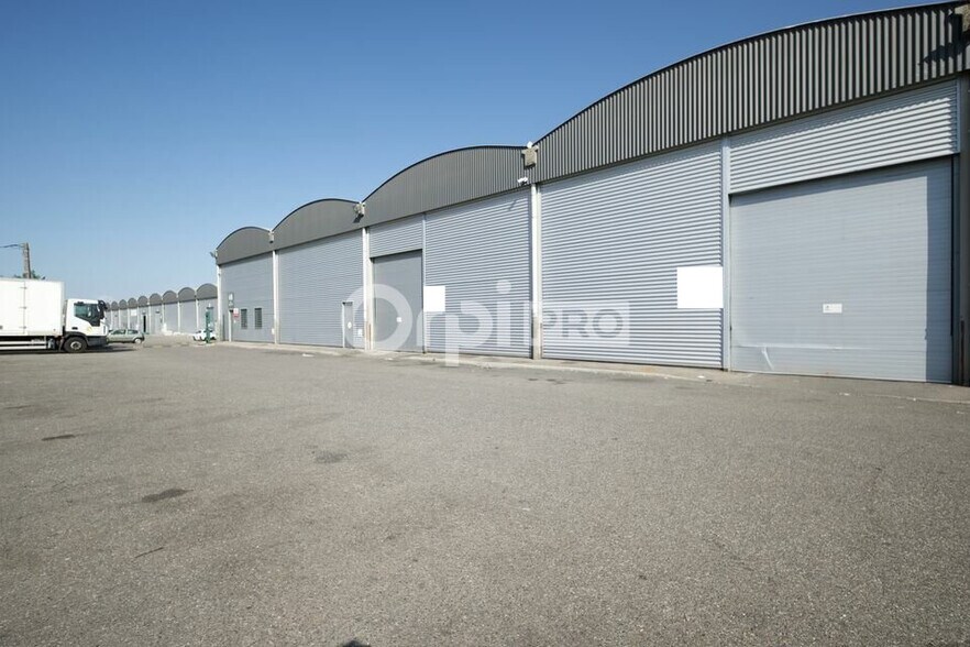 9 Rue Du Dauphiné, Saint-Priest for lease - Building Photo - Image 3 of 45