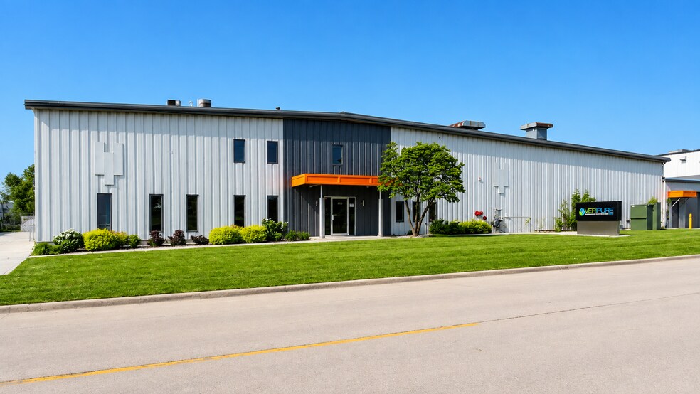2425 Hutson Rd, Green Bay, WI à vendre - Photo du bâtiment - Image 2 de 11