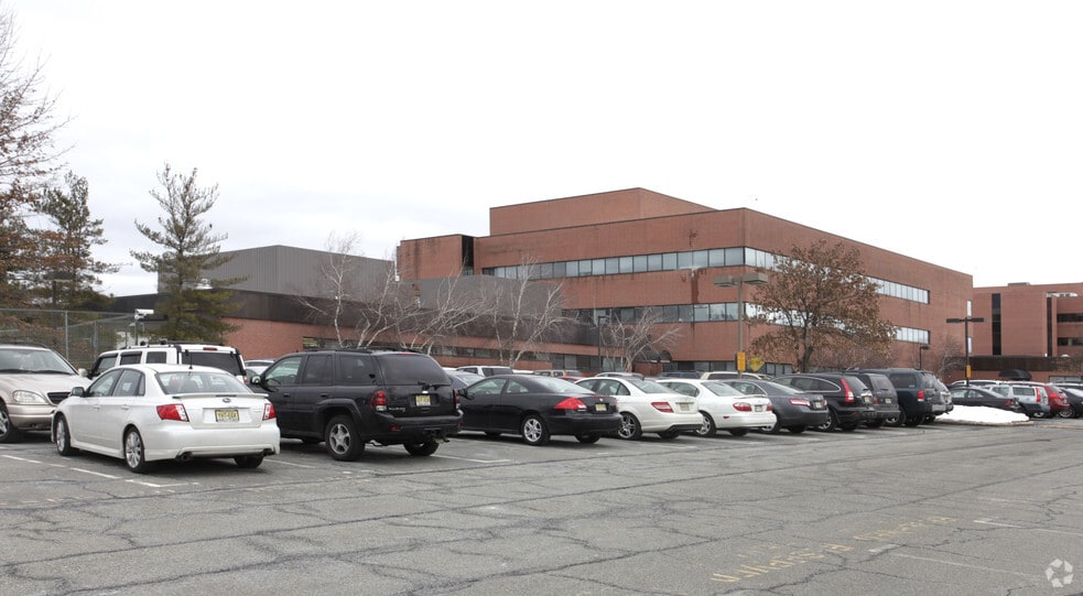 2121 State Route 27 S, Edison, NJ à louer - Photo principale - Image 1 de 5