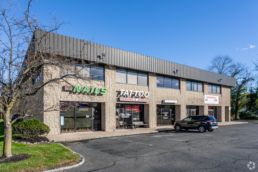 1320 State Route 23, Wayne, NJ à vendre - Photo du bâtiment - Image 1 de 20