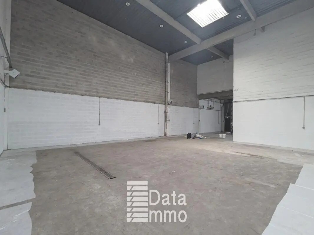 Industrial in Lognes for lease Building Photo- Image 1 of 12