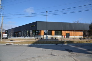 Plus de détails pour 1251 Keosauqua Way, Des Moines, IA - Commerce de détail à vendre