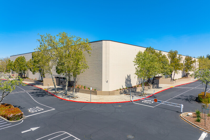 5900 Sunrise Mall, Citrus Heights, CA for sale - Primary Photo - Image 1 of 17