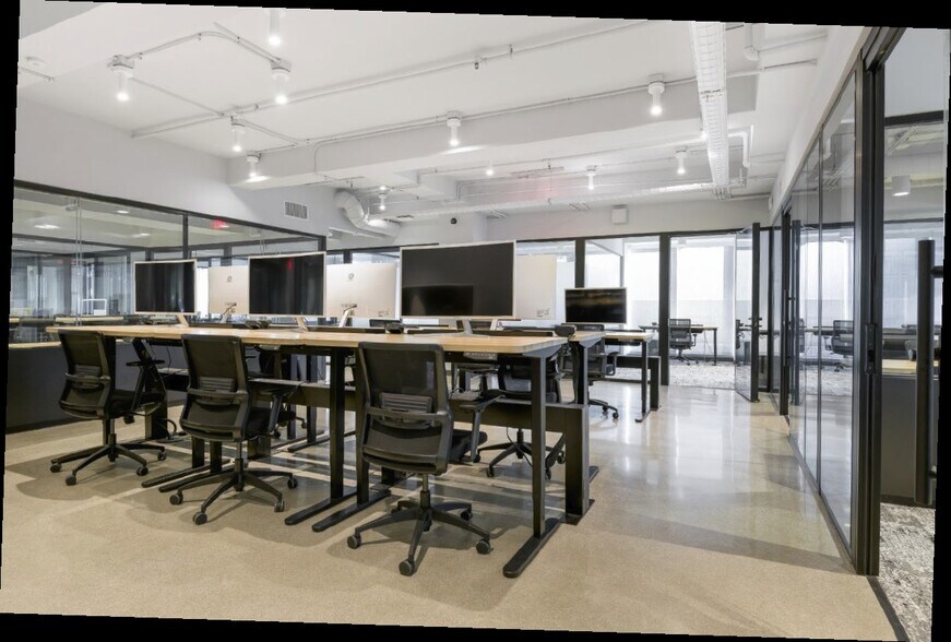 145 W Broadway, Long Beach, Long Beach, CA à louer - Photo intérieure - Image 3 de 4