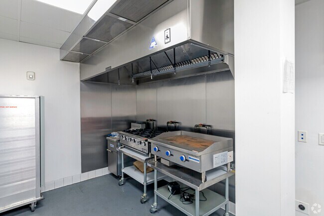 Plus de détails pour 2360 Hampton Ave, Saint Louis, MO - Commerce de détail à louer