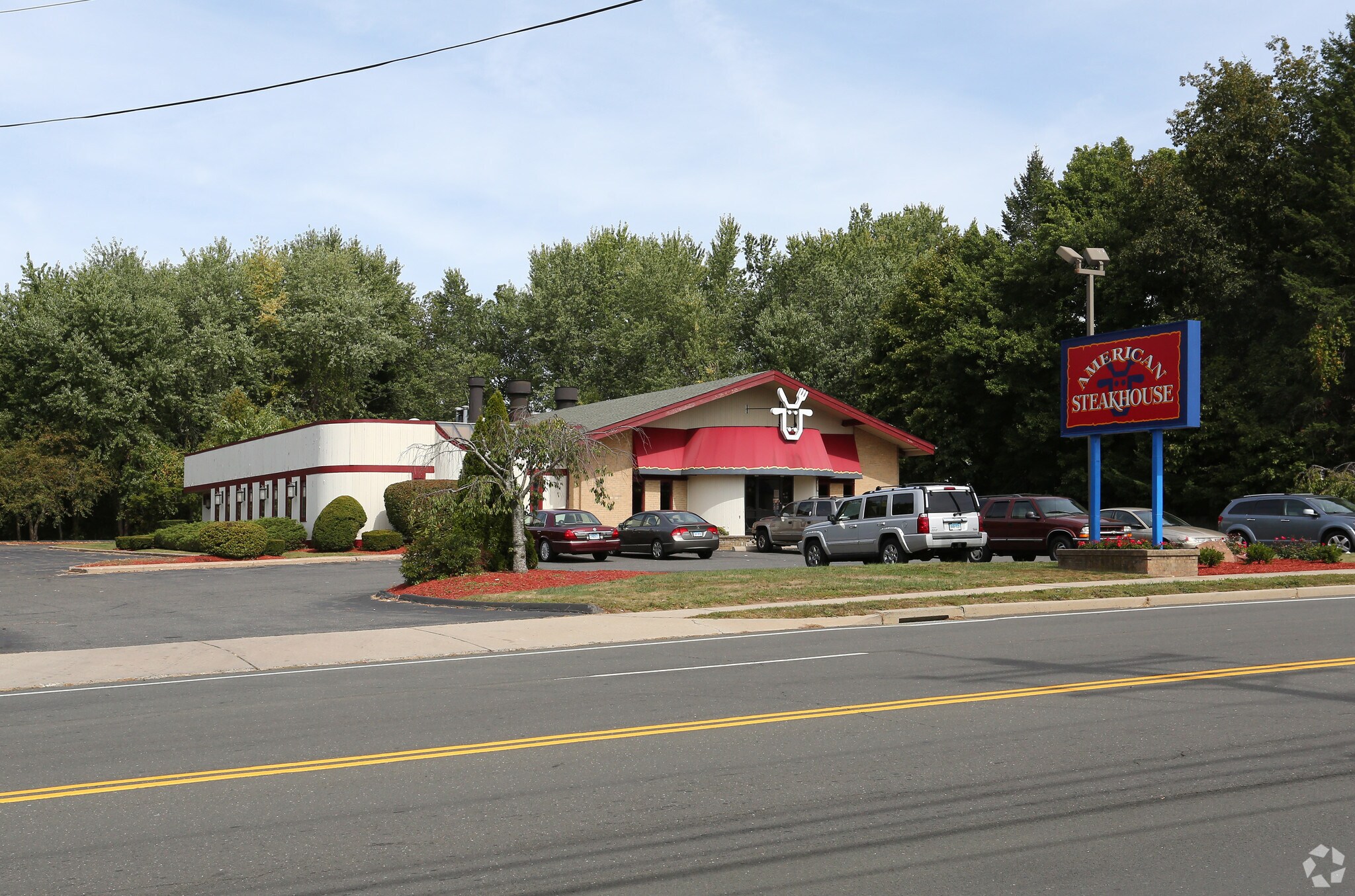 1170 E Main St, Meriden, CT for lease Primary Photo- Image 1 of 12