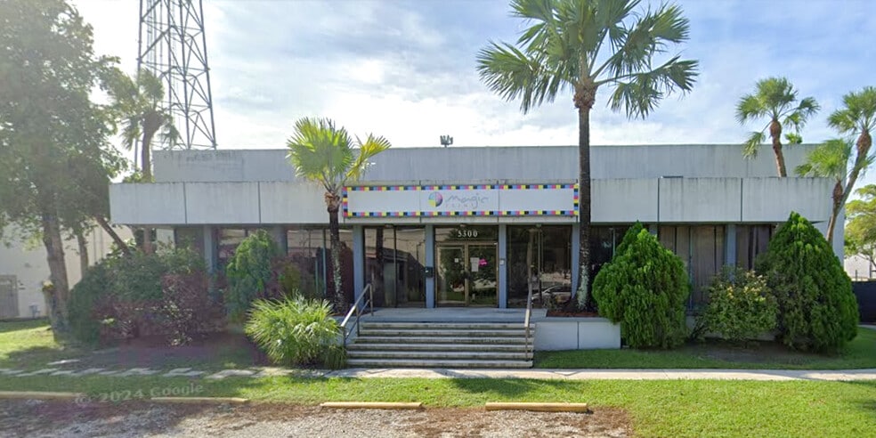 5300 NW 163rd St, Miami Lakes, FL for sale - Building Photo - Image 2 of 4