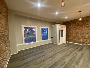 2514 College Ave, Alton, IL à louer Photo intérieure- Image 2 de 16