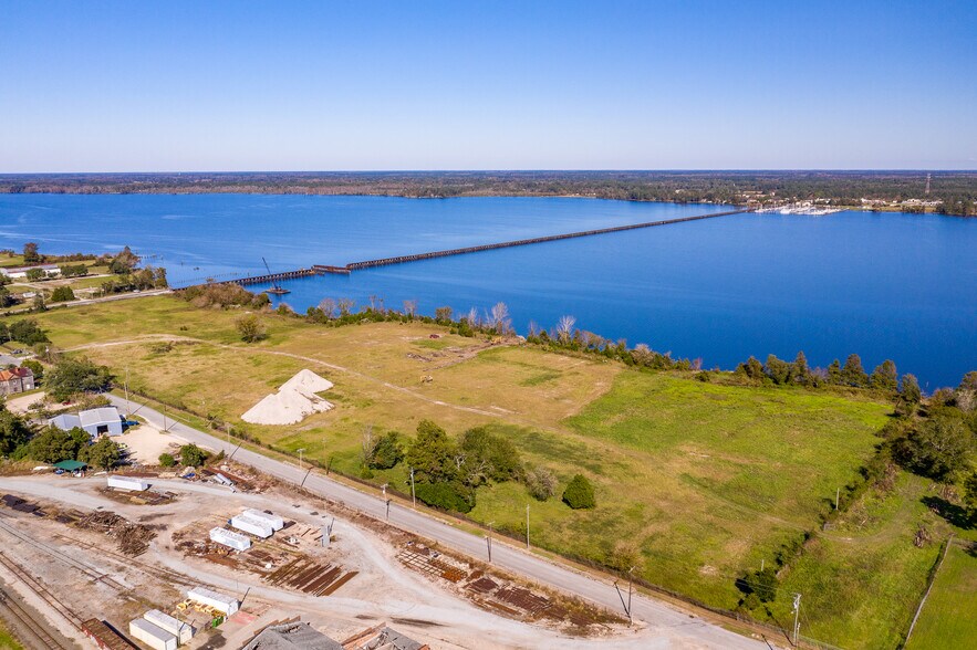 912-1000 N Craven St, New Bern, NC à vendre - Photo du bâtiment - Image 1 de 8