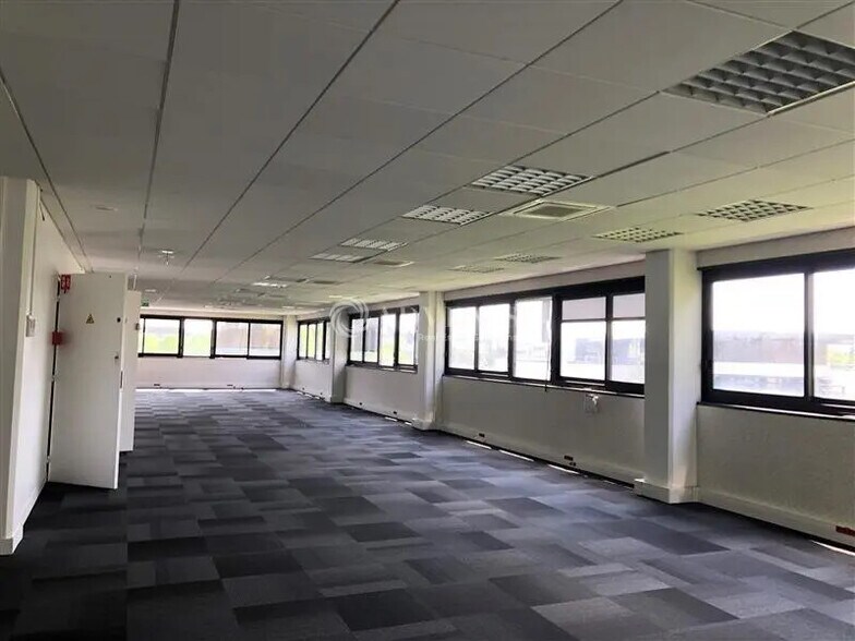 Office in Antony for lease - Interior Photo - Image 3 of 6