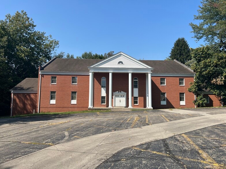 1 Lucymont Dr, New Castle, PA à vendre - Photo du bâtiment - Image 2 de 5