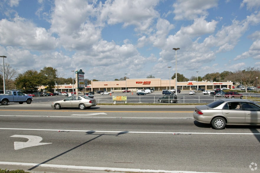 725 Martin Luther King Blvd, Seffner, FL for lease - Building Photo - Image 2 of 4