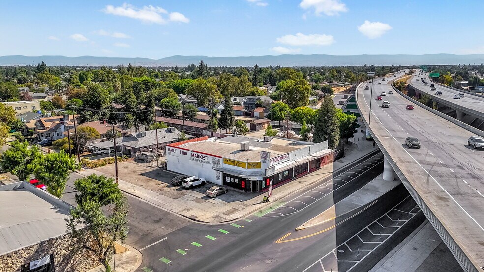 1103-1111 E Belmont Ave, Fresno, CA à vendre - Photo du bâtiment - Image 2 de 25