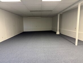 176 Mamo St, Hilo, HI for lease Interior Photo- Image 2 of 3