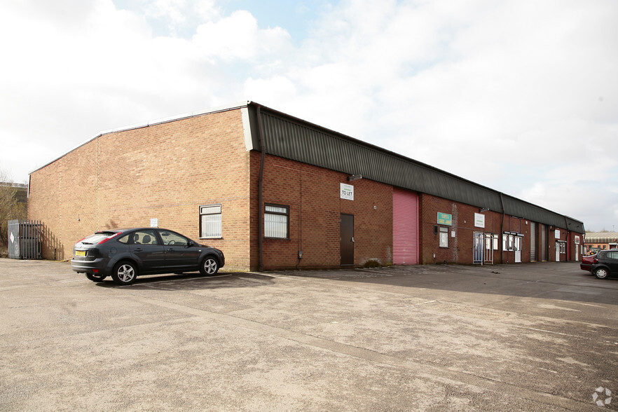 40-42 Winpenny Rd, Newcastle Under Lyme for lease - Building Photo - Image 2 of 8