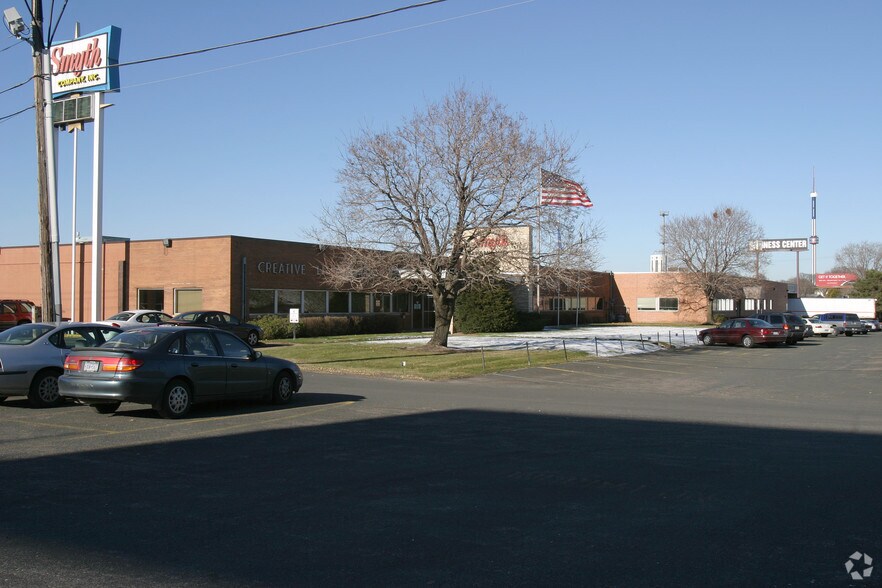 1085-1091 N Snelling Ave, Saint Paul, MN à louer - Photo du bâtiment - Image 2 de 6