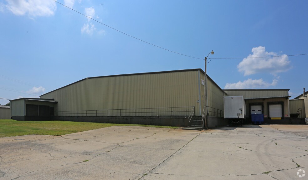 1907 Clayton St, Statesville, NC for lease - Primary Photo - Image 1 of 2