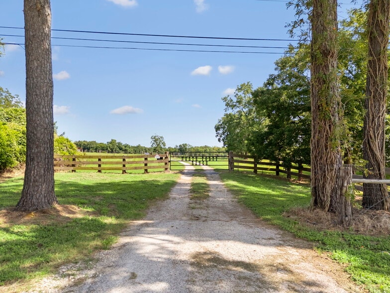 18121 TX-105, Plantersville, TX for sale - Building Photo - Image 2 of 28