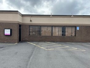 10158 Niagara Falls Blvd, Niagara Falls, NY for lease Interior Photo- Image 1 of 7