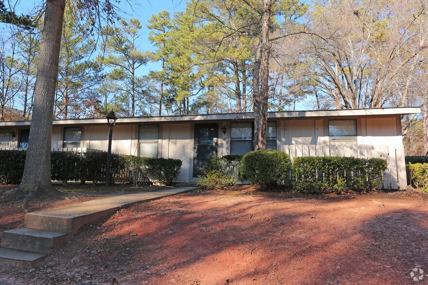 6200 Hillandale Dr, Lithonia, GA à vendre - Photo du bâtiment - Image 2 de 6