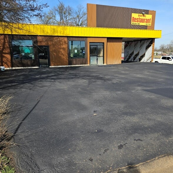1116 Gentry Pkwy, Tyler, TX for lease - Building Photo - Image 2 of 15