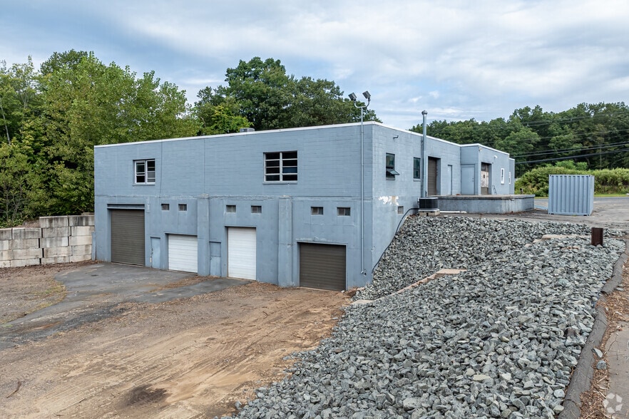 195 W Newberry Rd, Bloomfield, CT for lease - Building Photo - Image 3 of 13