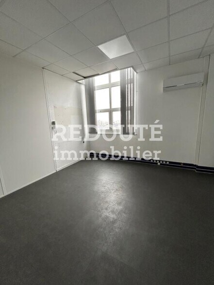 Office in Bétheny for sale - Interior Photo - Image 2 of 10