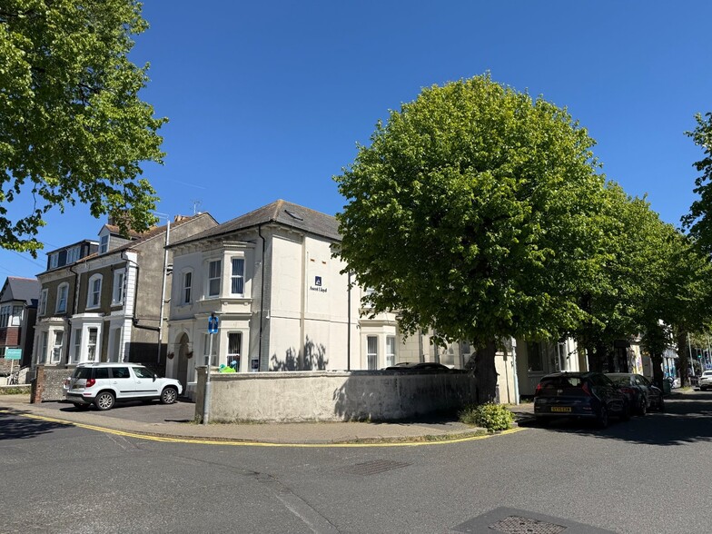 10 Shelley Rd, Worthing for lease - Building Photo - Image 2 of 8
