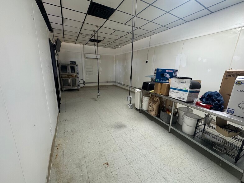 3701 Southwest Blvd, Fort Worth, TX à louer - Photo intérieure - Image 3 de 6