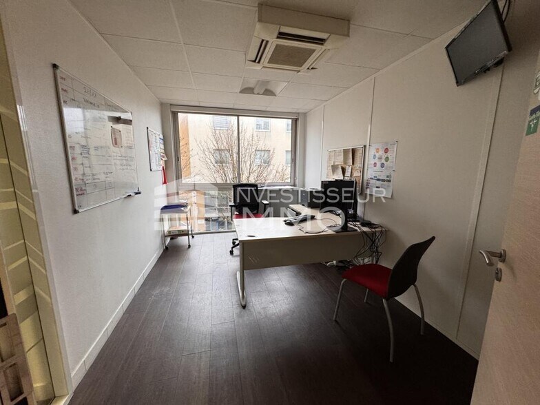 Bureau dans Torcy à vendre - Photo du bâtiment - Image 2 de 7