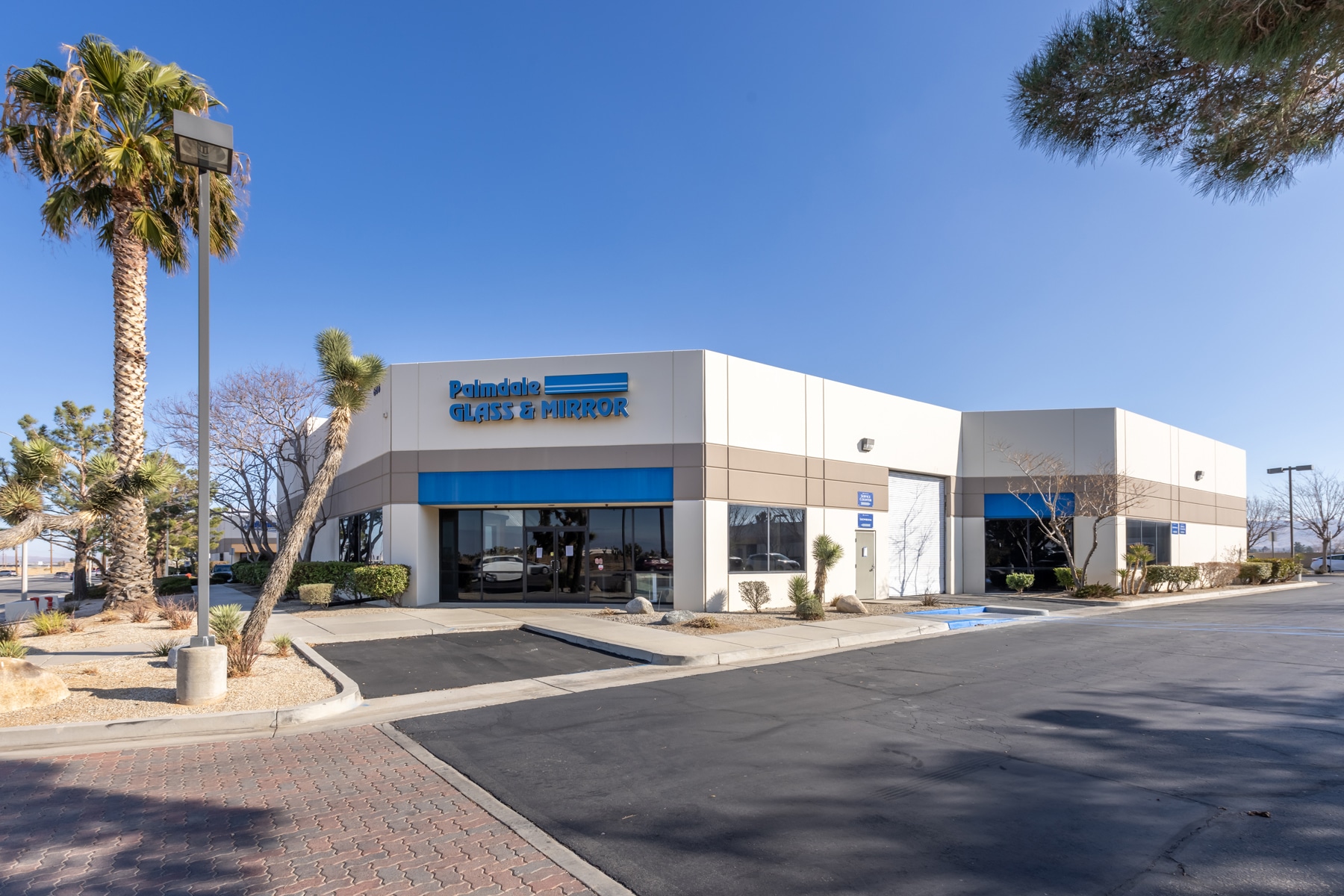 608 E Rancho Vista Blvd, Palmdale, CA for sale Primary Photo- Image 1 of 39