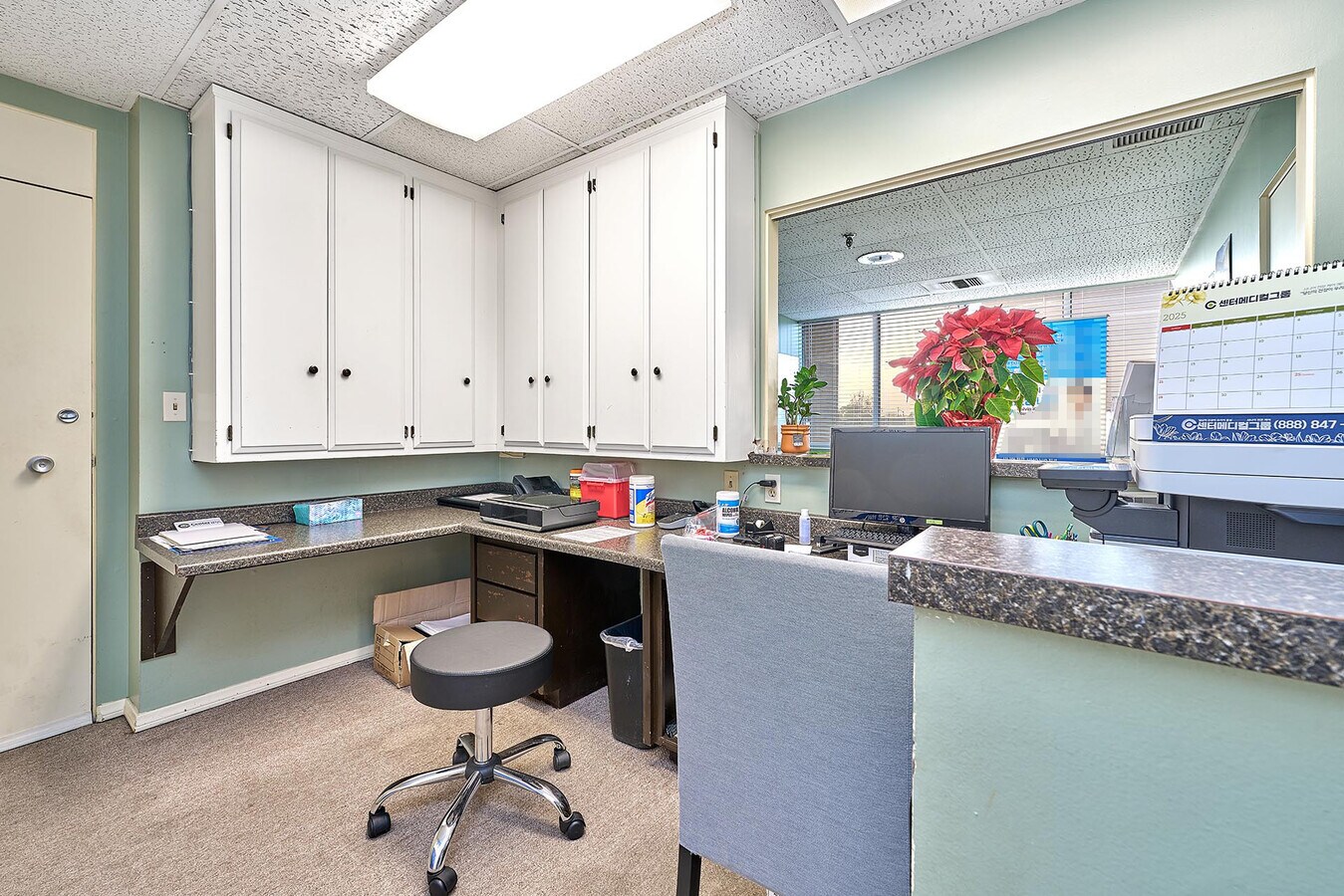 4305 Torrance Blvd, Torrance, CA 90503 - Unité 208 -  - Photo intérieure - Image 2 of 11