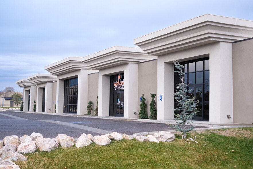 5682 S 3500 W, Roy, UT for lease - Building Photo - Image 1 of 7