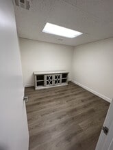 599 S Barranca Ave, Covina, CA à louer Photo intérieure- Image 1 de 2